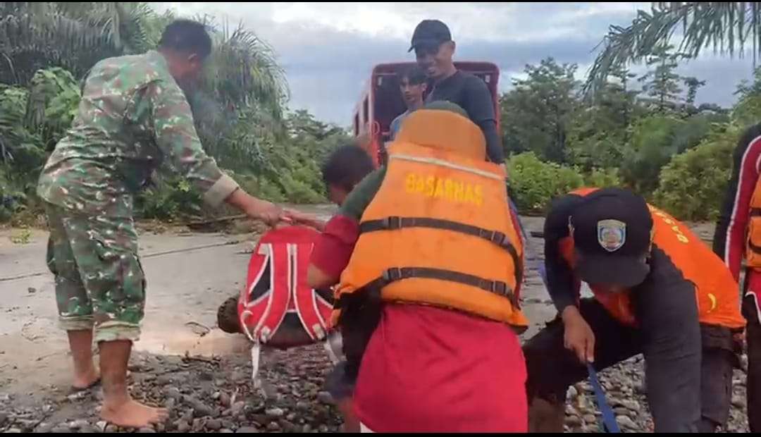 Tim Sar Gabungan Berhasil Evakuasi Tiga Warga Terdampak Banjir Di Desa